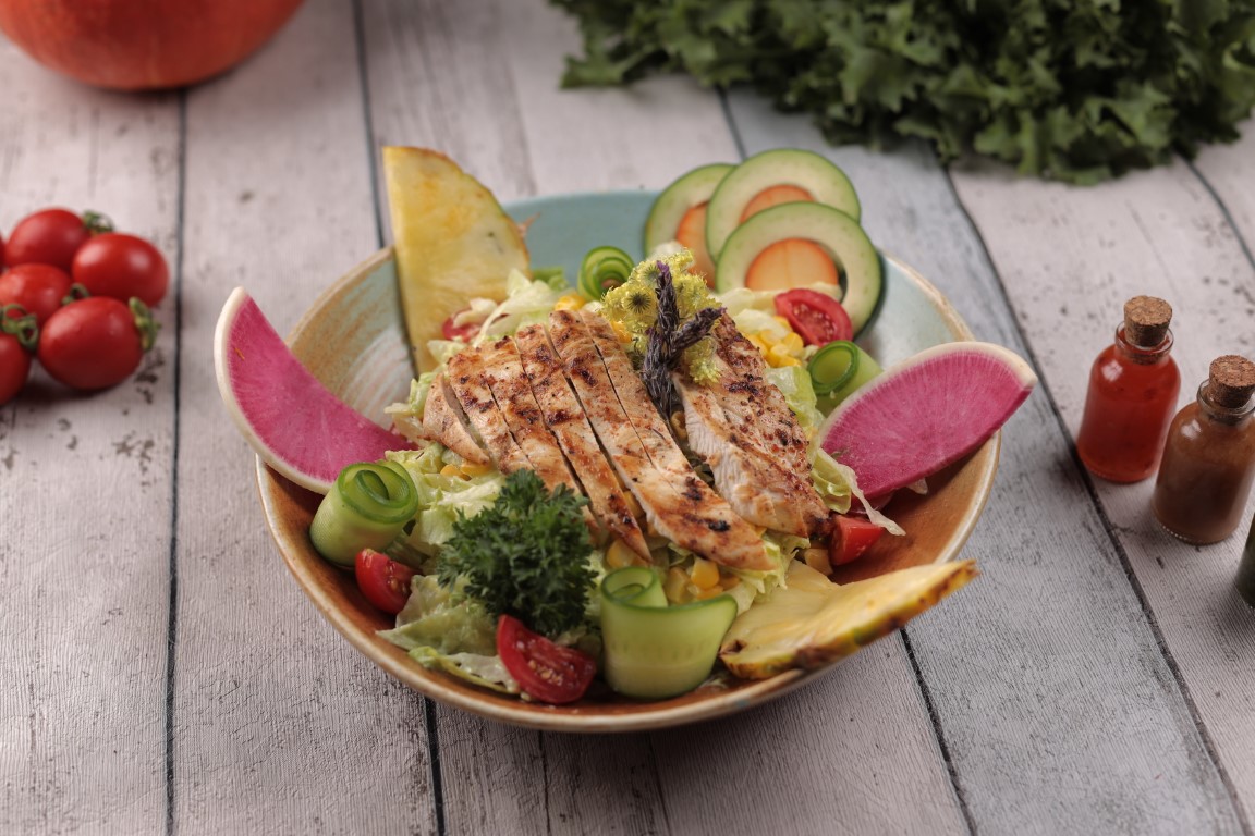 Tavuklu Sezar Salata