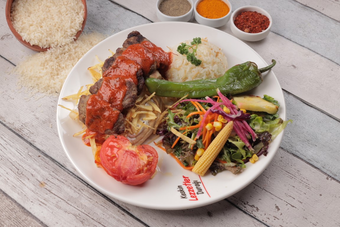 Yoğurt Soslu Köfte